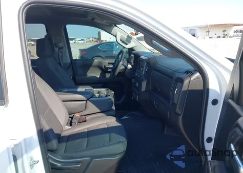 2024 Chevrolet Silverado 1500 2Wd Short Bed Custom z USA, uszkodzony, nr VIN 1GCPABEK0RZ132329